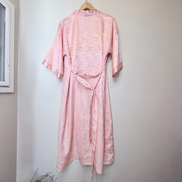 Chandio NY | VTG Blush Pink Jacquard Floral Belted Lingerie Maxi Satin Robe - Picture 4 of 16